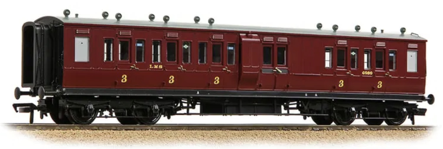 Bachmann LNWR 50ft arc roof coaches